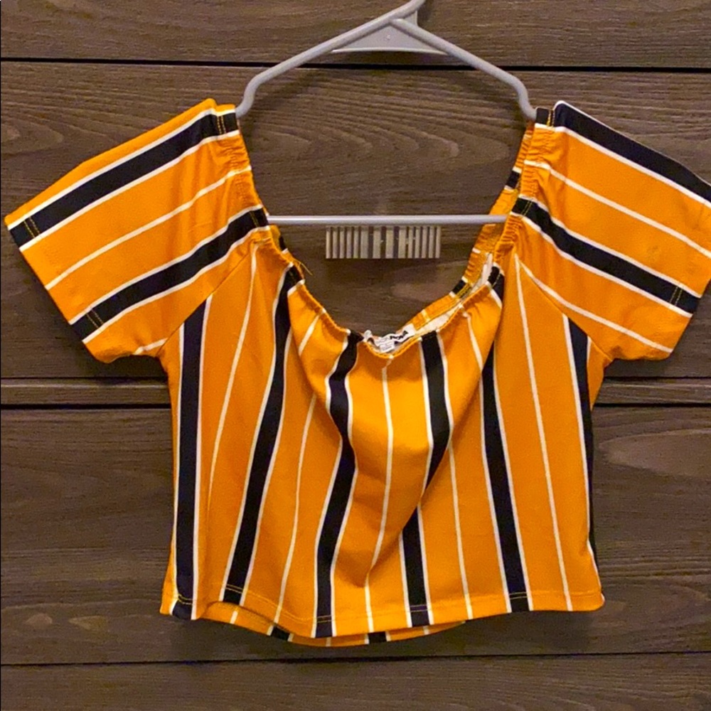 Over the shoulder crop top